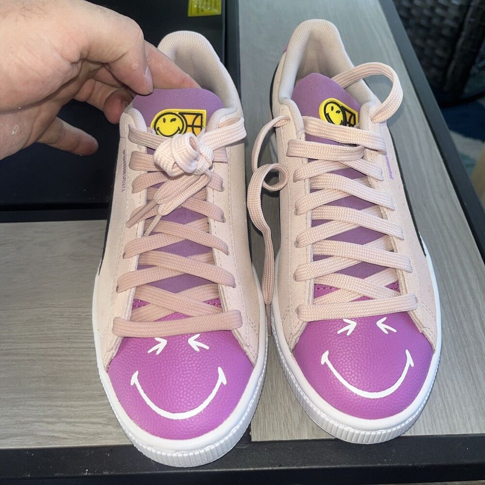 386137-02 Smiley World Puma Size 6.5  Multi Color